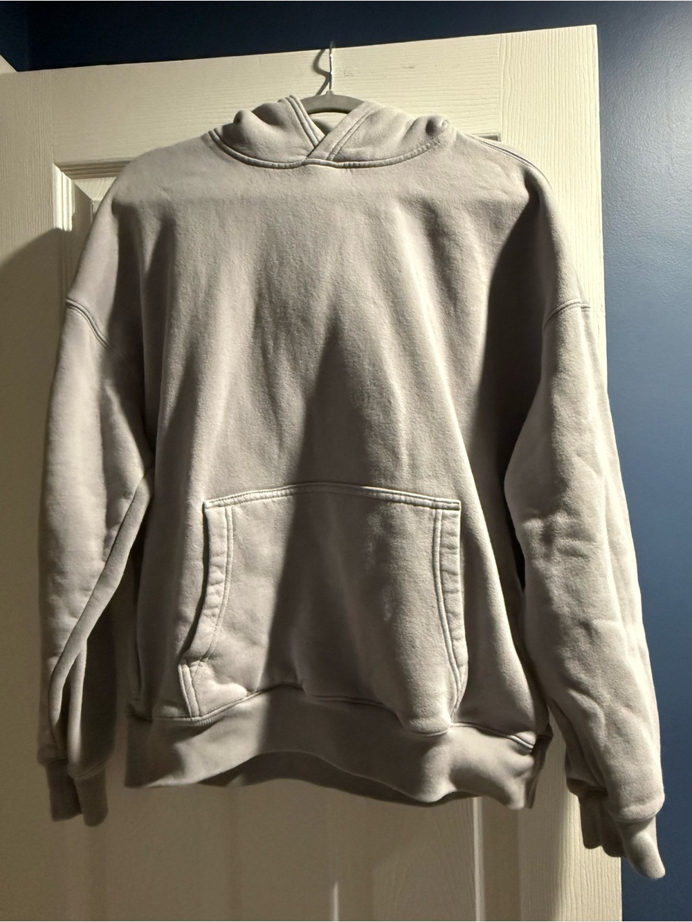 Hollister Men's Light Gray Pullover Hoodie Sweatshirt